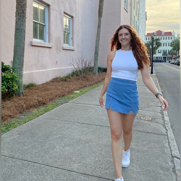 Meet your Posher, Tiffany - Picture 3 of 3